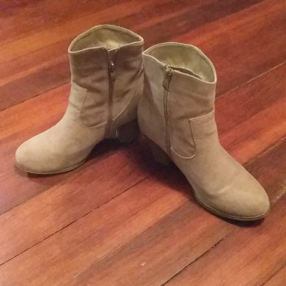 Refresh Fringe Booties - Picture 2 of 4